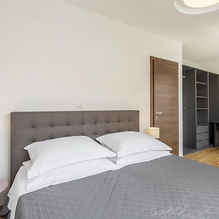 פודסטראנה Luxury 3 Bed Apartment, Large Terrace, Pool, Close To Beach And Split! מראה חיצוני תמונה