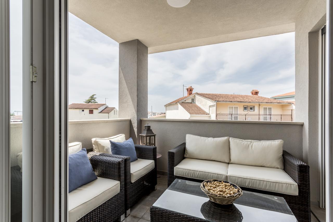 פודסטראנה Luxury 3 Bed Apartment, Large Terrace, Pool, Close To Beach And Split! מראה חיצוני תמונה