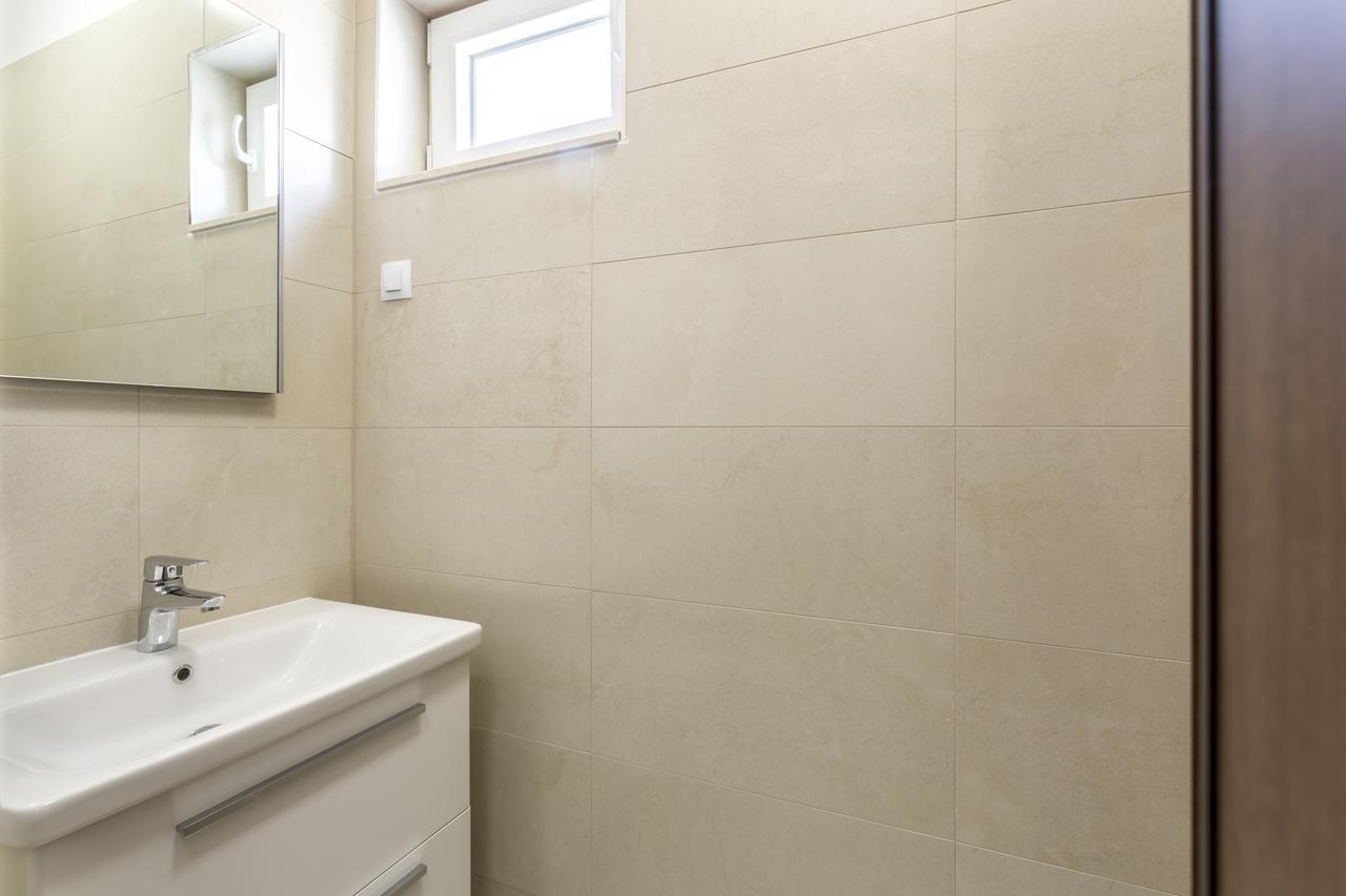 פודסטראנה Luxury 3 Bed Apartment, Large Terrace, Pool, Close To Beach And Split! מראה חיצוני תמונה