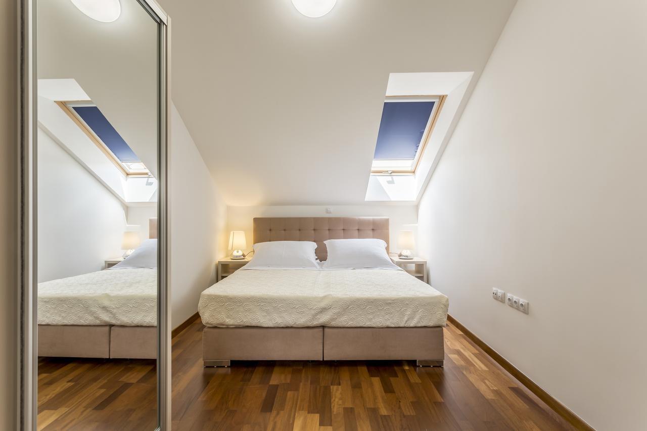 פודסטראנה Luxury 3 Bed Apartment, Large Terrace, Pool, Close To Beach And Split! מראה חיצוני תמונה